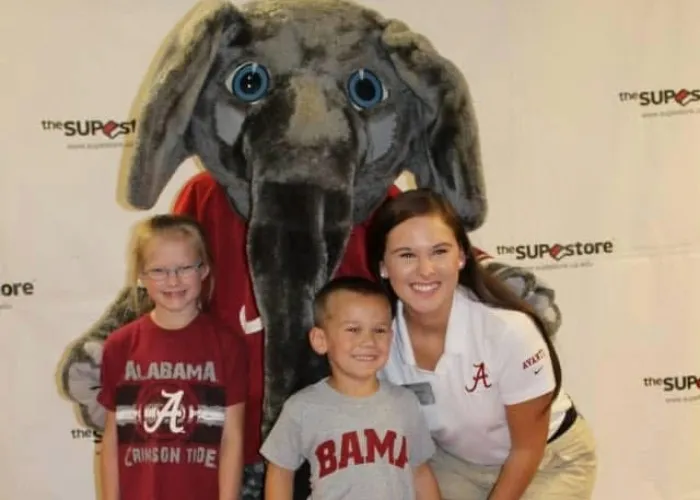Katie (aunt) and Ryleigh (niece) share their experience as Avantis