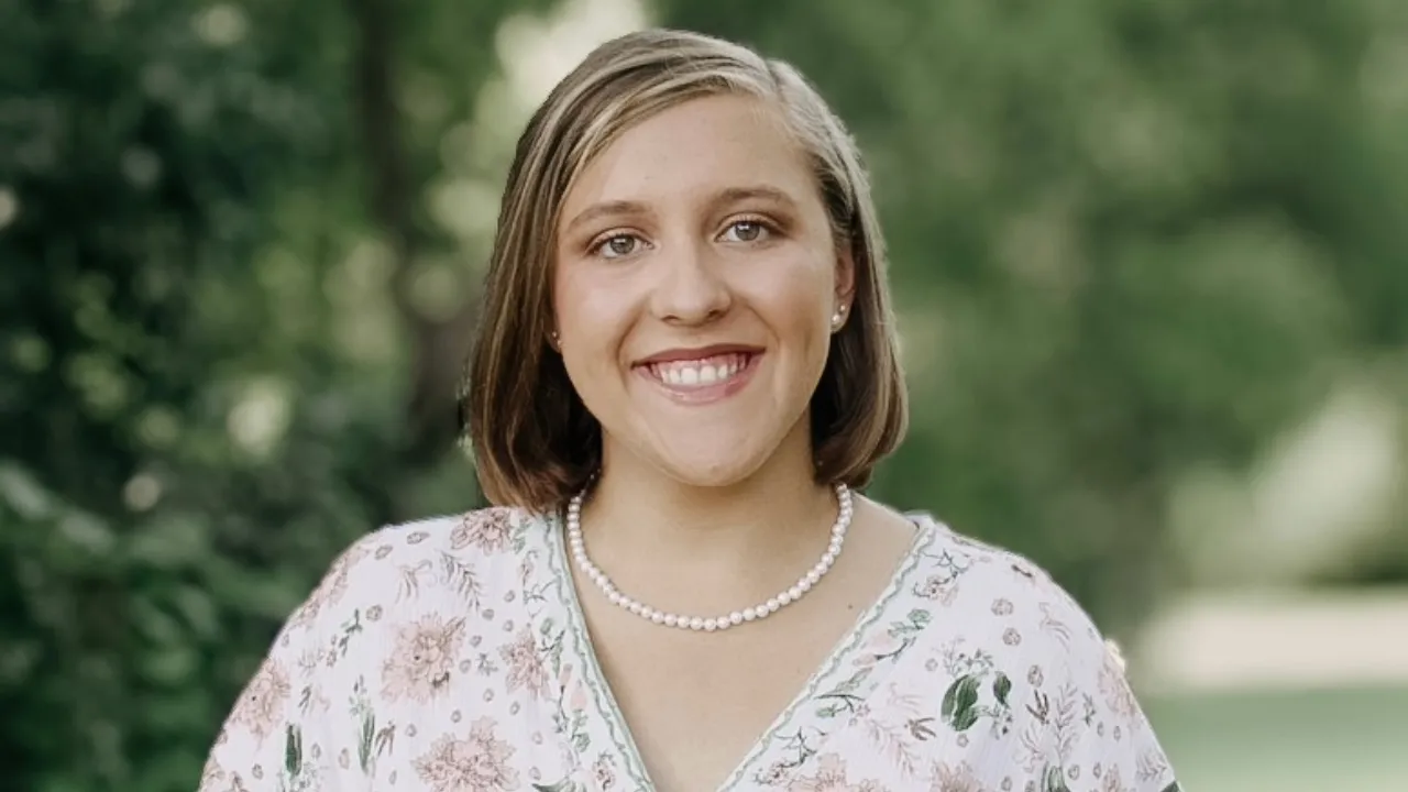 hannah Martz Headshot